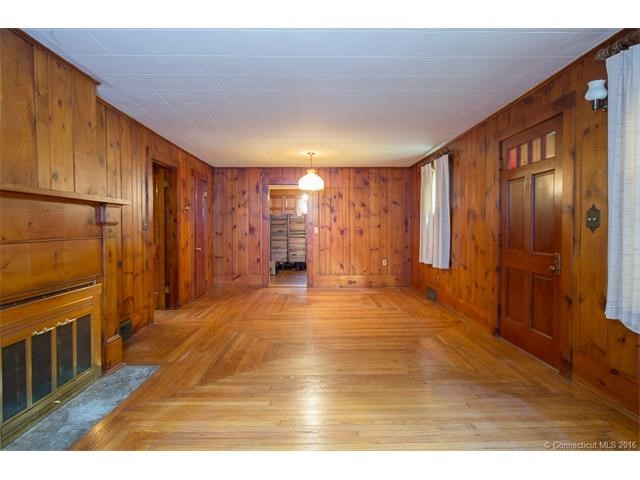 411Oxford Rd, Oxford, CT 06478