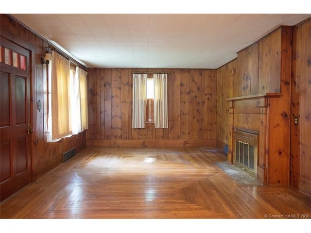 411Oxford Rd, Oxford, CT 06478