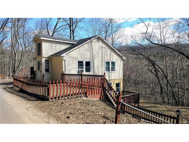 25 B Little Punkup Road, Oxford, CT 06478