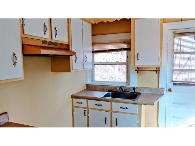 25 B Little Punkup Road, Oxford, CT 06478