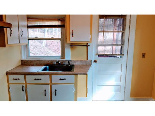 25 B Little Punkup Road, Oxford, CT 06478