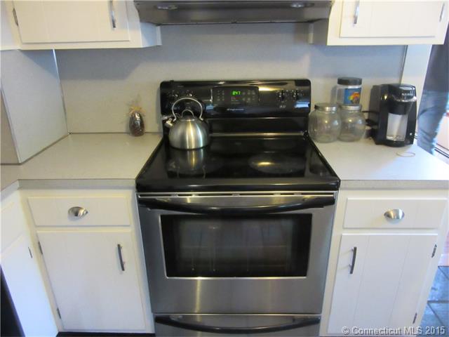 91 Carter Ln, Southington, CT 06479