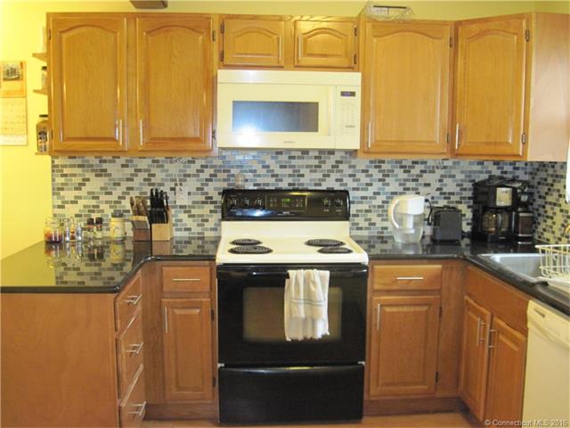 2 Carter Hts, Southington, CT 06479