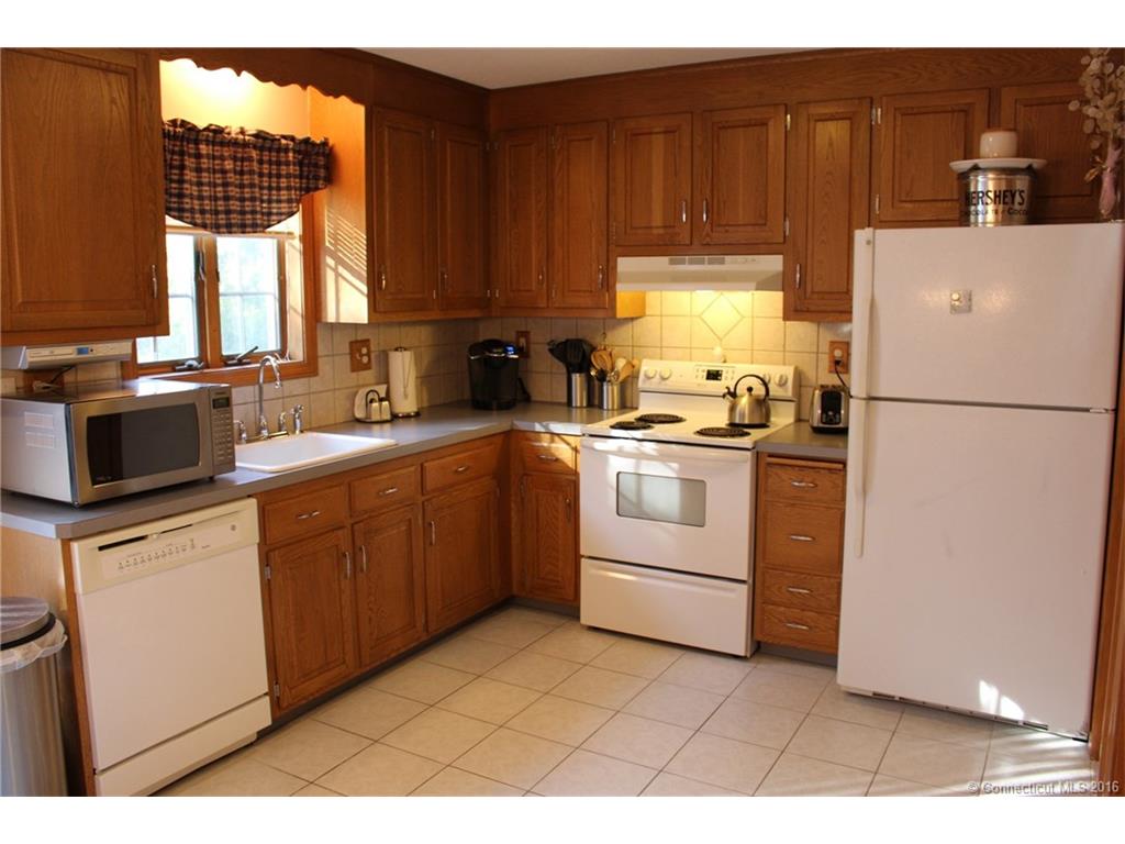 176 Atwater St #4, Southington, CT 06479