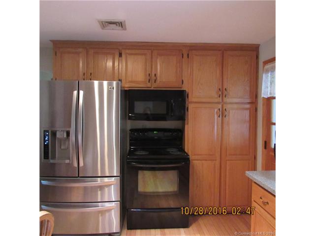 7 Elm St, Southington, CT 06479