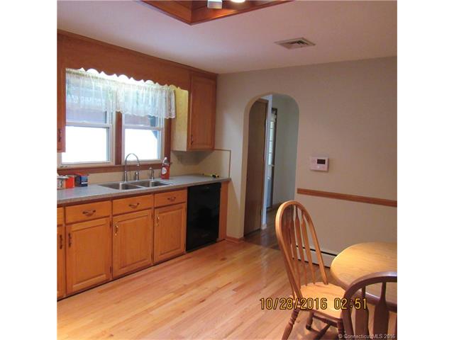 7 Elm St, Southington, CT 06479