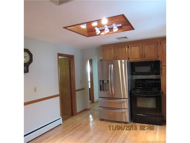 7 Elm St, Southington, CT 06479