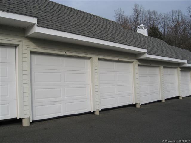 1Brush Pasture Ln #206, Portland, CT 06480