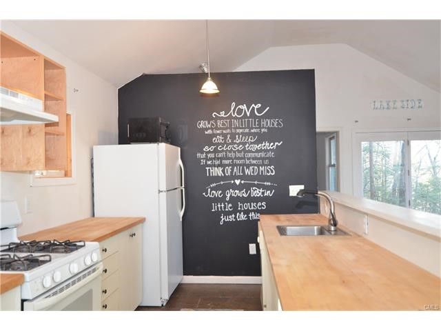 7 Oak Trail, Newtown, CT 06482