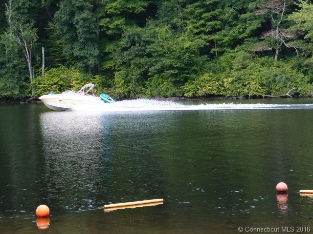 8Shady Rest Blvd, Newtown, CT 06482