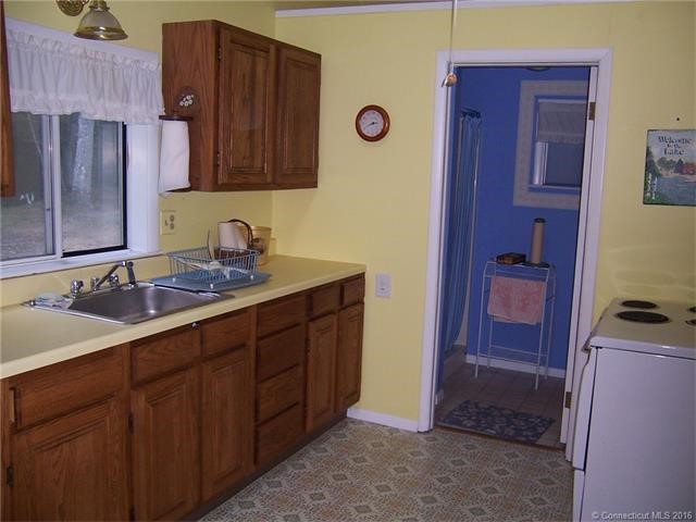 167Lakeview Ter, Newtown, CT 06482