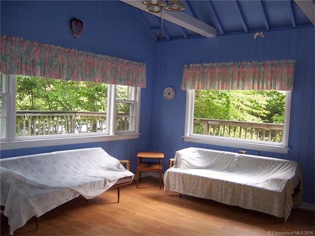 167Lakeview Ter, Newtown, CT 06482