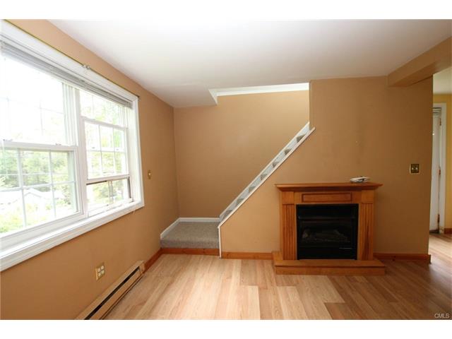 74 Lakeview Terrace, Newtown, CT 06482