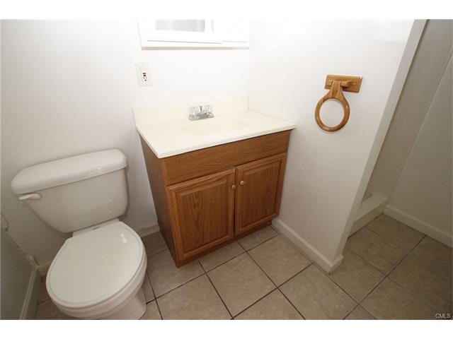 74 Lakeview Terrace, Newtown, CT 06482