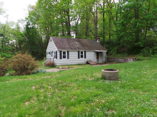 18 Lake DrSandy Hook, CT, 06482Fairfield County