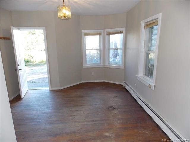 18 New Street, Seymour, CT 06483