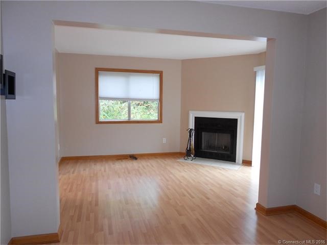 21Lilac Dr #A, Seymour, CT 06483