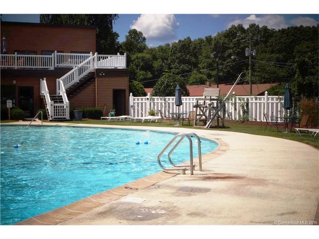 77Balance Rock Rd #18, Seymour, CT 06483