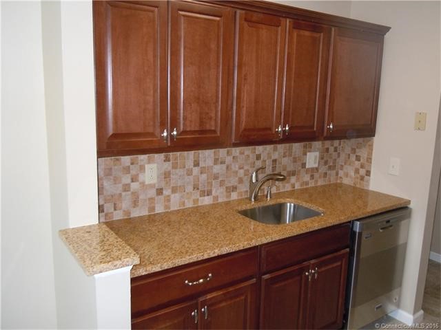 21Balance Rock Rd #5, Seymour, CT 06483