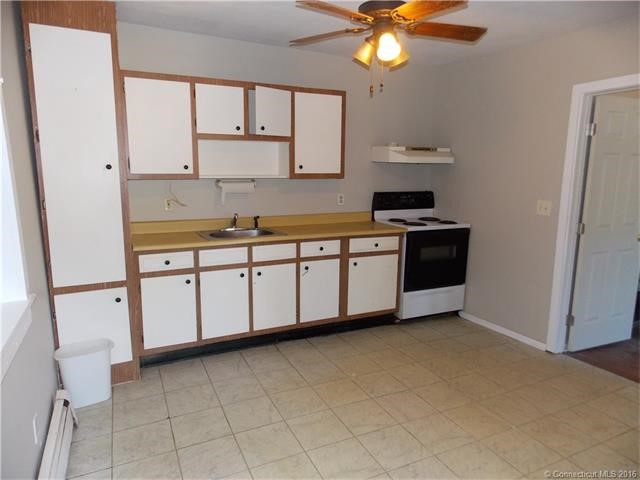 18New St, Seymour, CT 06483