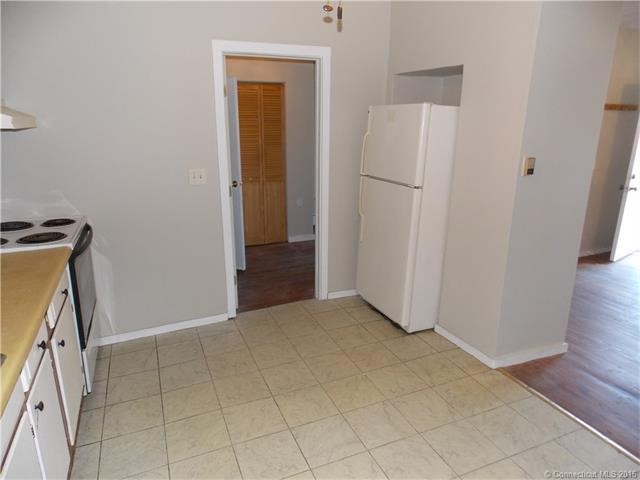 18New St, Seymour, CT 06483