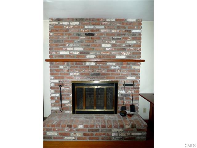 4 Karlak Street, Seymour, CT 06483