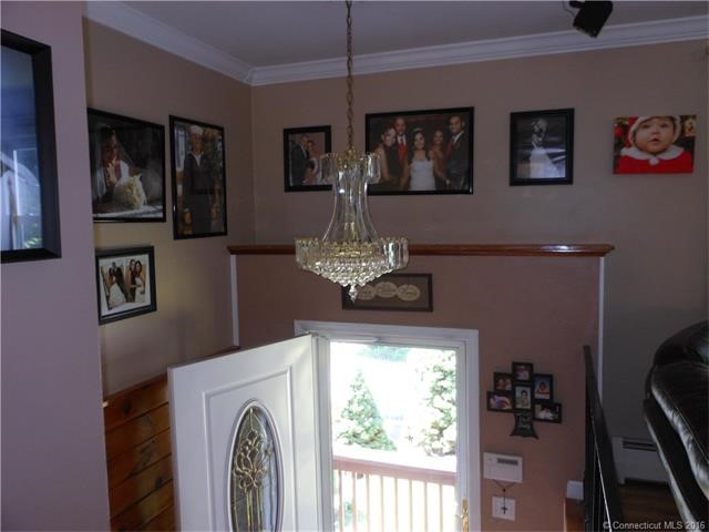 25Emma St, Seymour, CT 06483