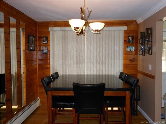 25Emma St, Seymour, CT 06483