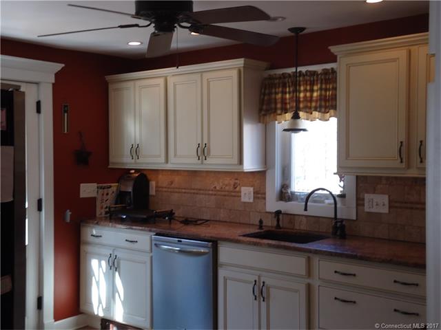 136 West Church St, Seymour, CT 06483