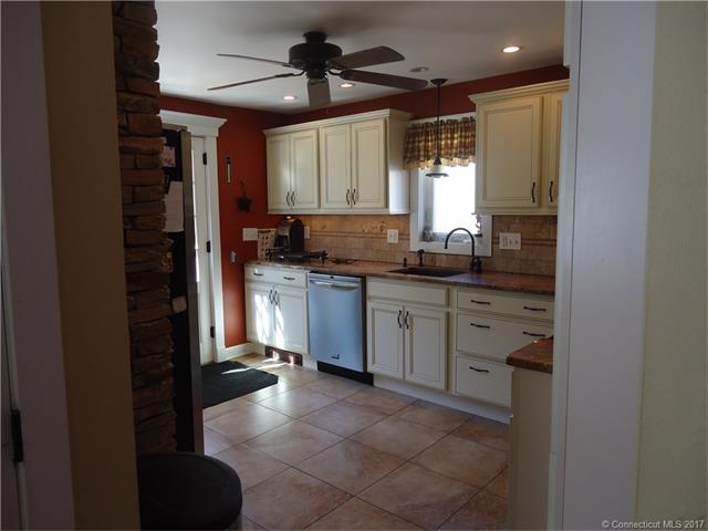 136 West Church St, Seymour, CT 06483