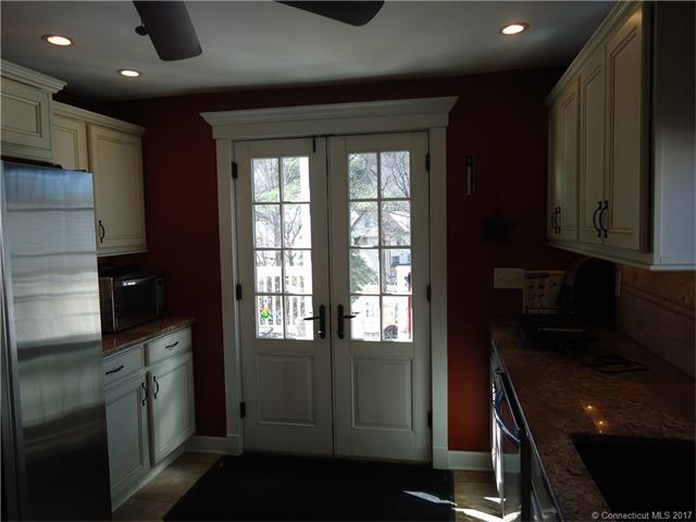 136 West Church St, Seymour, CT 06483