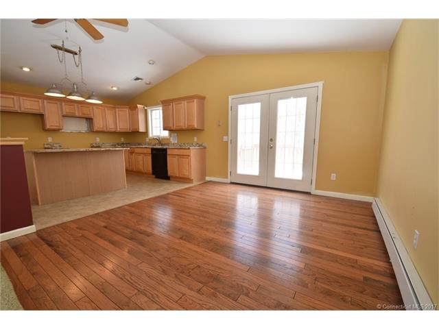 3 Falls View Rd, Seymour, CT 06483