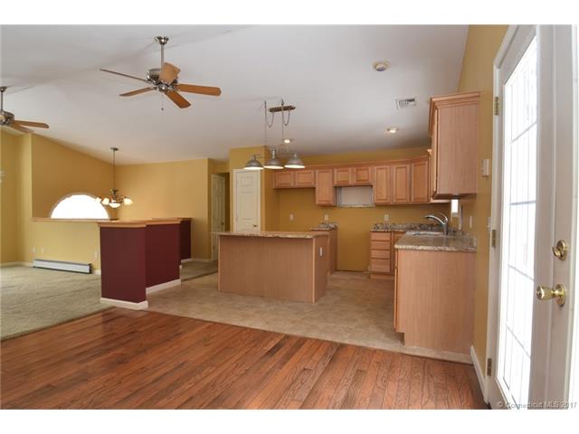 3 Falls View Rd, Seymour, CT 06483