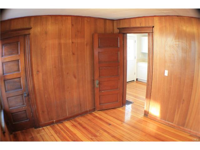 34 Roberts Street, Seymour, CT 06483