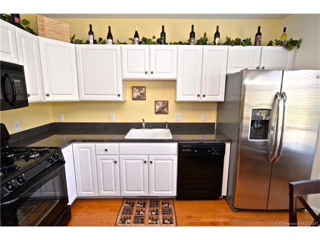 33 Great Oak Ridge Way, Seymour, CT 06483