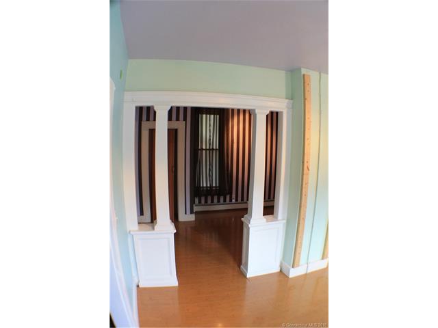 93 Center St, Shelton, CT 06484