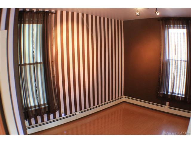 93 Center St, Shelton, CT 06484