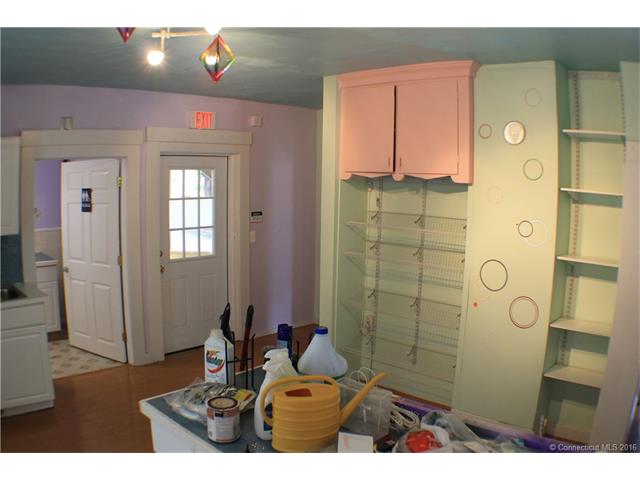 93 Center St, Shelton, CT 06484