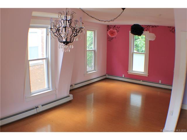 93 Center St, Shelton, CT 06484