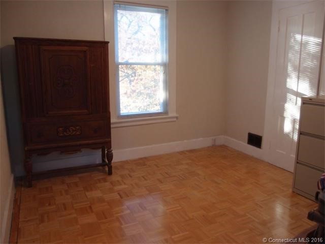 71Long Hill Ave, Shelton, CT 06484