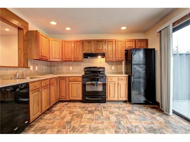 11 Pine Hill Village, Shelton, CT 06484
