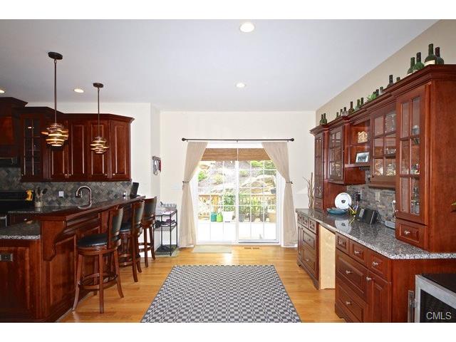 3 Housatonic Rise, Shelton, CT 06484