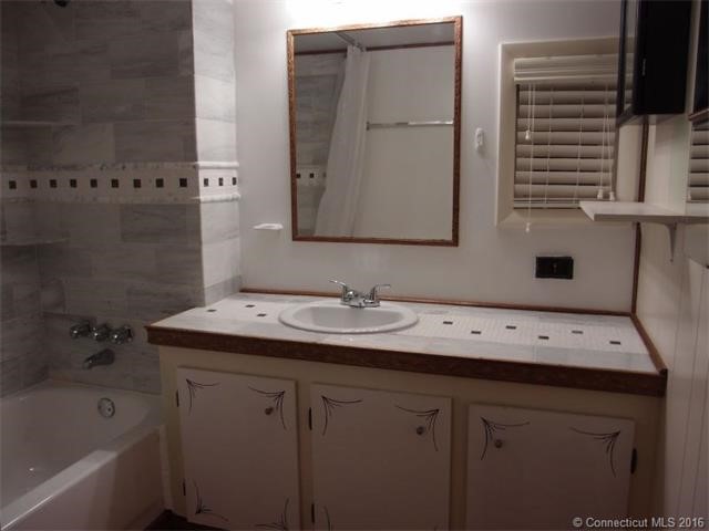 192nd Ave, Shelton, CT 06484