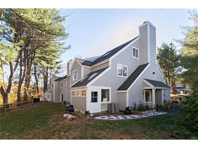 132 Country Place, Shelton, CT 06484