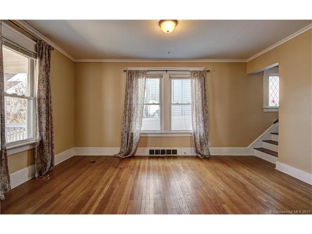 17 Orchard St, Shelton, CT 06484