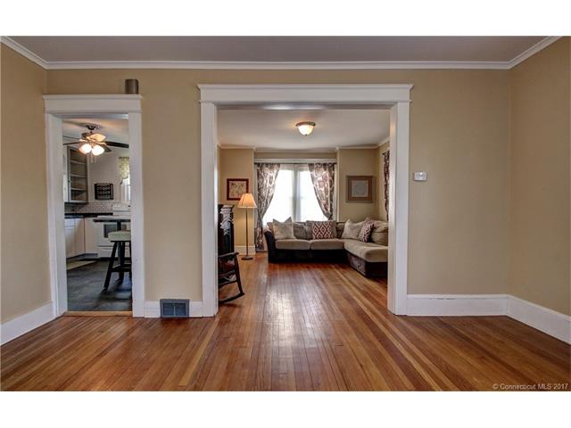 17 Orchard St, Shelton, CT 06484
