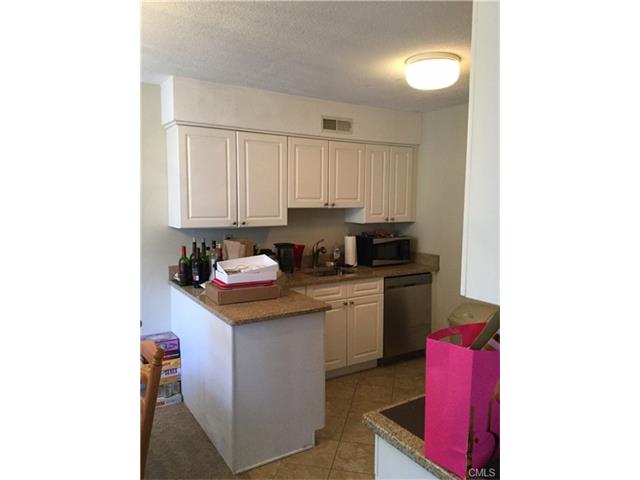 21 Country Walk, Shelton, CT 06484