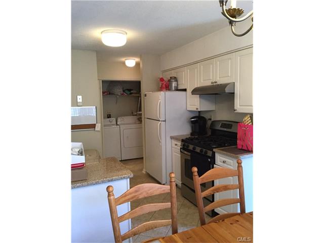 21 Country Walk, Shelton, CT 06484