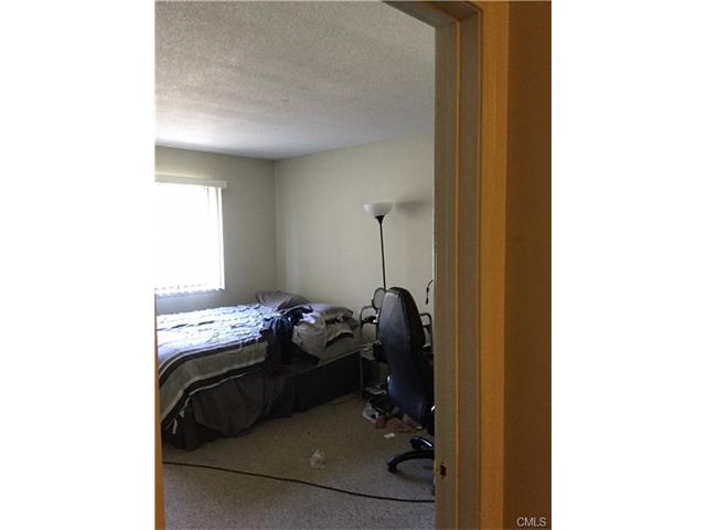 21 Country Walk, Shelton, CT 06484