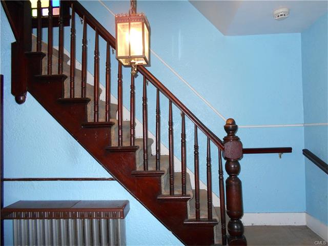 20 Huntington Avenue, Shelton, CT 06484